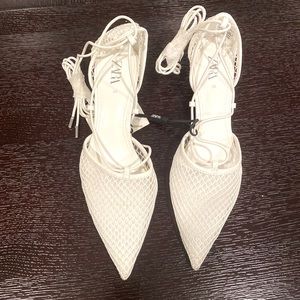 New white Zara kitten heels shoes